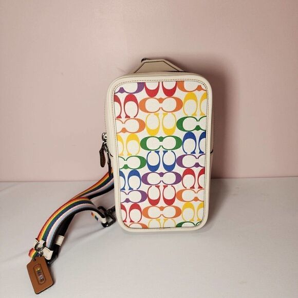 NWT Coach CJ581 MEN'S Sullivan Pack In Rainbow Signature Canvas - Picture 1 of 7